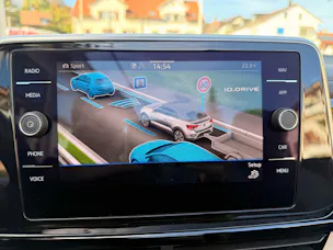 VW T-Roc 1.5 TSI DSG R-LINE *** TOP AUSSTATTUNG ***