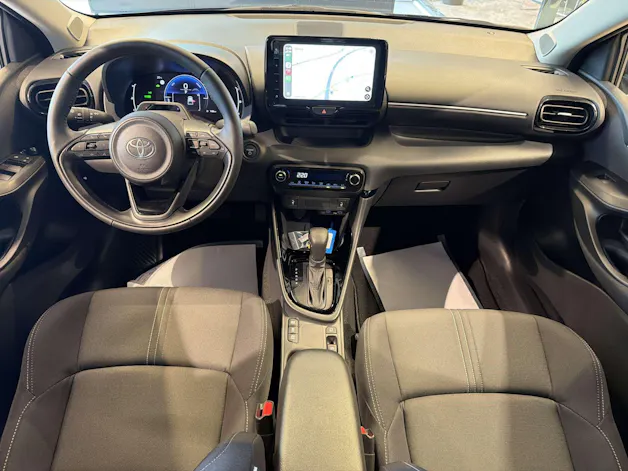 Toyota Yaris 1.5 Active Plus+ e-CVT Automat