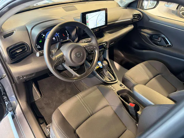 Toyota Yaris 1.5 Active Plus+ e-CVT Automat