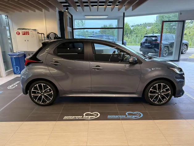Toyota Yaris 1.5 Active Plus+ e-CVT Automat