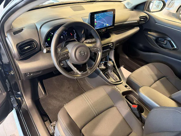 Toyota Yaris 1.5 Active Plus+ e-CVT Automat