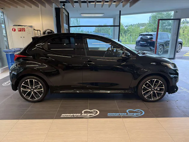 Toyota Yaris 1.5 Active Plus+ e-CVT Automat