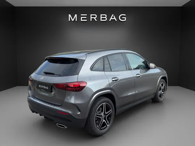 MERCEDES-BENZ GLA 200 7G-DCT Night Star