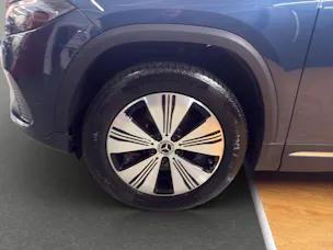 MERCEDES-BENZ EQA 300 4M - Progressive / Rückfahrkamera / Panorama-Dach / Ambiente-Licht