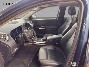 MERCEDES-BENZ EQA 300 4M - Progressive / Rückfahrkamera / Panorama-Dach / Ambiente-Licht