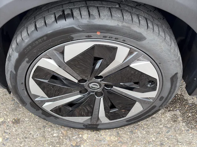 NISSAN Juke 1.6 Hybrid Tekna