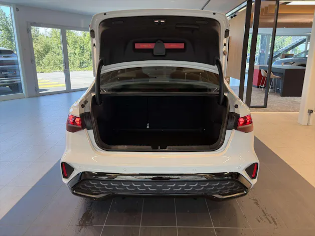 AUDI A3 Limousine 35 TFSi S-Line S-Tronic Automat