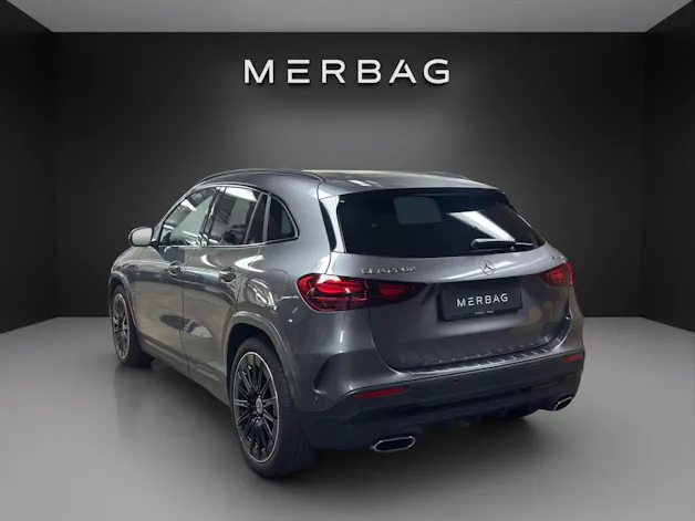 MERCEDES-BENZ GLA 220d 4Matic 8G-DCT
