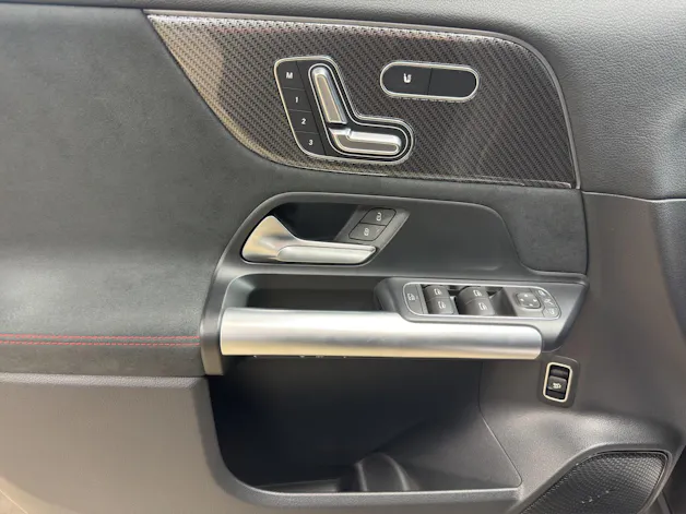 MERCEDES-BENZ GLA 220d 4Matic 8G-DCT