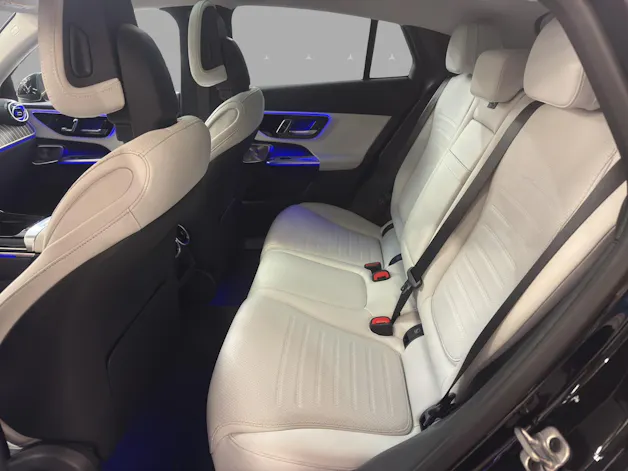 MERCEDES-BENZ GLC 300 4M - Coupé - AMG / DISTRONIC / 360 Grad Kamera / DIGITAL Light