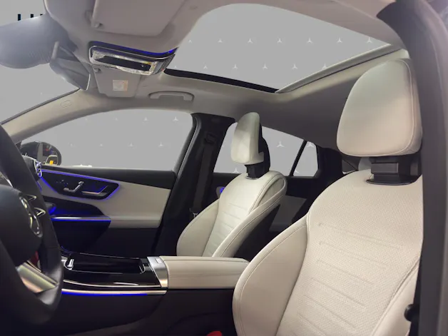 MERCEDES-BENZ GLC 300 4M - Coupé - AMG / DISTRONIC / 360 Grad Kamera / DIGITAL Light