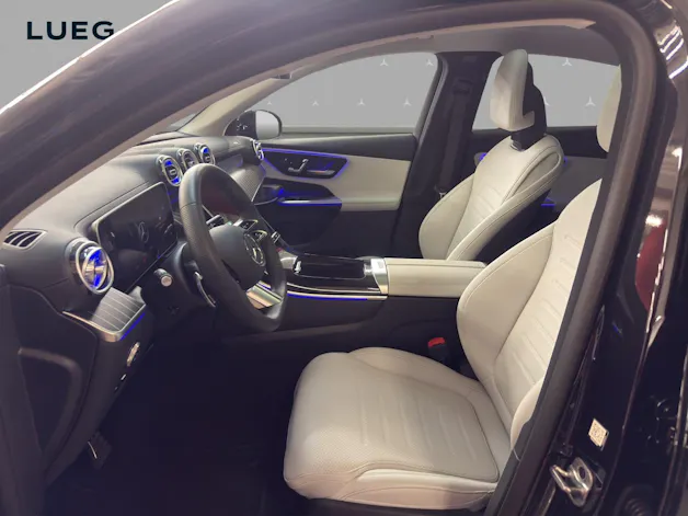 MERCEDES-BENZ GLC 300 4M - Coupé - AMG / DISTRONIC / 360 Grad Kamera / DIGITAL Light