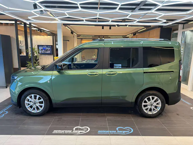 FORD Tourneo Courier 1.0 EcoBoost Titanium Automat