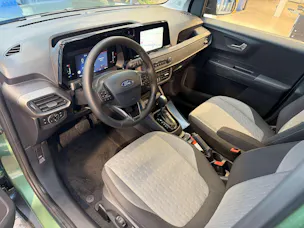 FORD Tourneo Courier 1.0 EcoBoost Titanium Automat