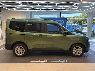 FORD Tourneo Courier 1.0 EcoBoost Titanium Automat
