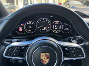 PORSCHE Cayenne E-Hybrid