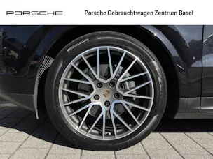 PORSCHE Cayenne E-Hybrid