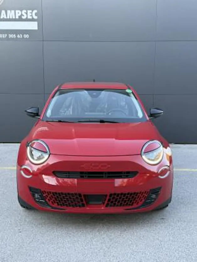 FIAT 600e Red