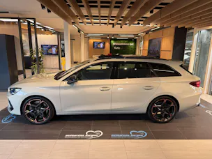 CUPRA LEON ST 2.0 TSi VZ 333PS 4Drive DSG-Automat