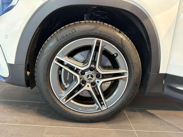 MERCEDES-BENZ GLB 250 4Matic AMG-Line G-Tronic Automat