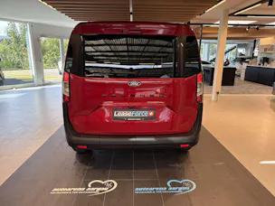 FORD Tourneo Courier 1.0 EcoBoost Titanium Automat