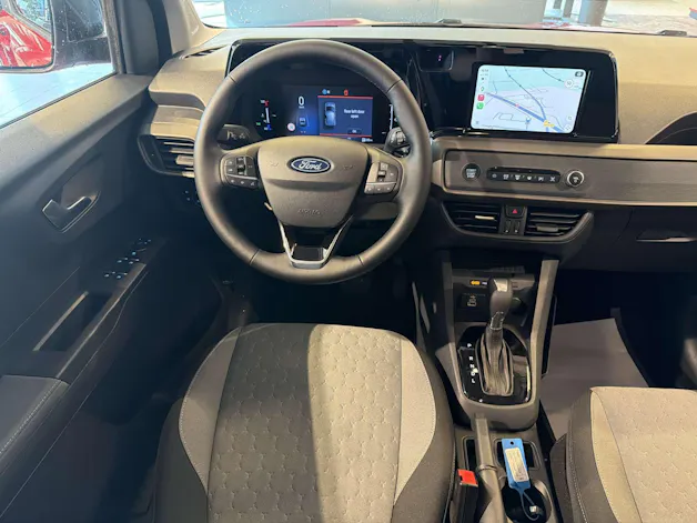 FORD Tourneo Courier 1.0 EcoBoost Titanium Automat