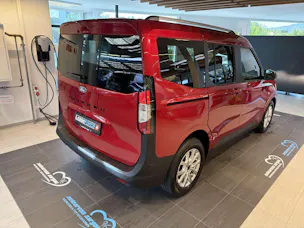 FORD Tourneo Courier 1.0 EcoBoost Titanium Automat