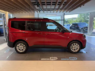 FORD Tourneo Courier 1.0 EcoBoost Titanium Automat