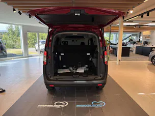 FORD Tourneo Courier 1.0 EcoBoost Titanium Automat