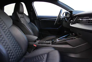AUDI RS3 Limousine 2.5 TSI quattro S-tronic 🎉1.9%-LEASINGAKTION🎉