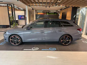 CUPRA LEON ST 2.0 TSi VZ 333PS 4Drive DSG-Automat