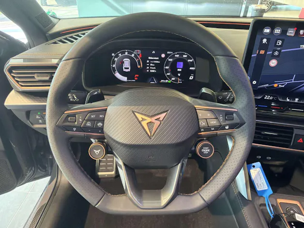 CUPRA LEON ST 2.0 TSi VZ 333PS 4Drive DSG-Automat