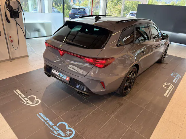 CUPRA LEON ST 2.0 TSi VZ 333PS 4Drive DSG-Automat