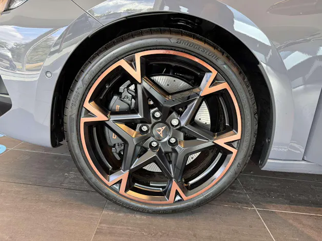 CUPRA LEON ST 2.0 TSi VZ 333PS 4Drive DSG-Automat
