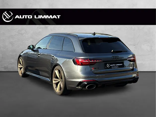 AUDI RS4 Avant quattro tiptronic