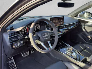 AUDI RS4 Avant quattro tiptronic