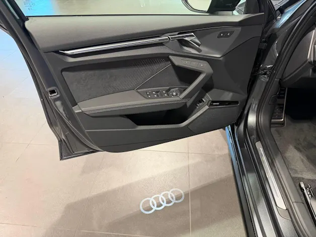 AUDI A3 Sportback TFSI 110 kW S line Attraction S tronic