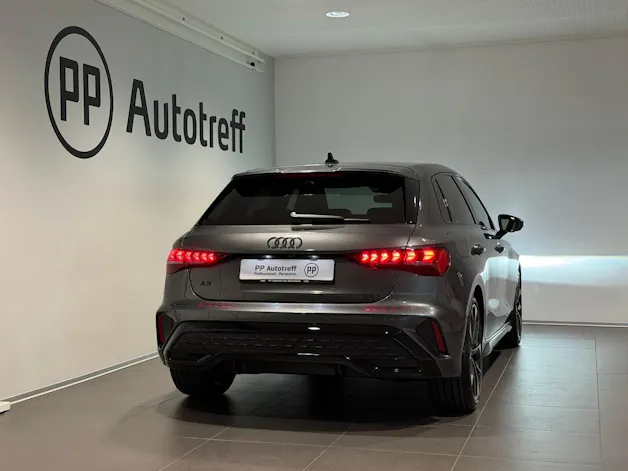 AUDI A3 Sportback TFSI 110 kW S line Attraction S tronic