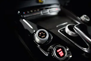 MERCEDES-BENZ AMG GT R Speedshift DCT *CH-Fhz.*