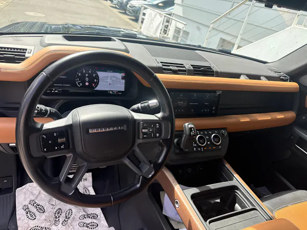Land Rover Defender 90 P400 I6 First Edition 3.0 AT8