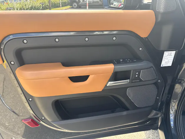 Land Rover Defender 90 P400 I6 First Edition 3.0 AT8