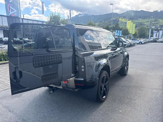 Land Rover Defender 90 P400 I6 First Edition 3.0 AT8