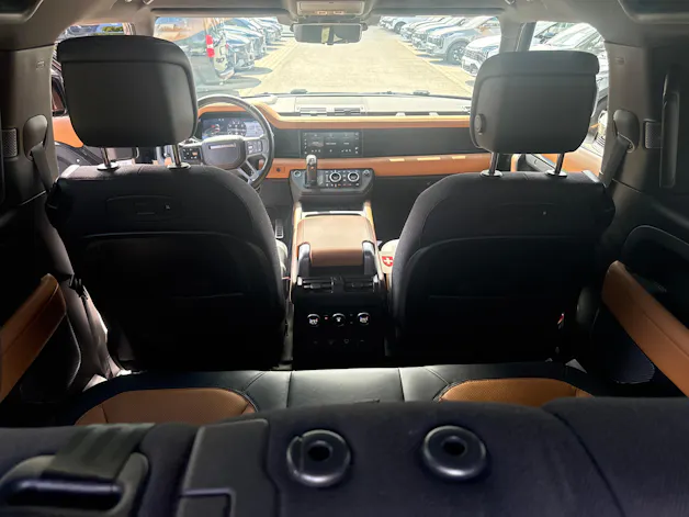 Land Rover Defender 90 P400 I6 First Edition 3.0 AT8