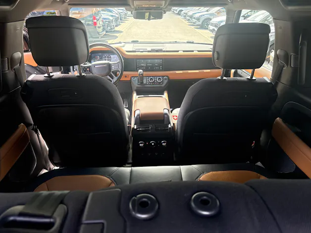 Land Rover Defender 90 P400 I6 First Edition 3.0 AT8