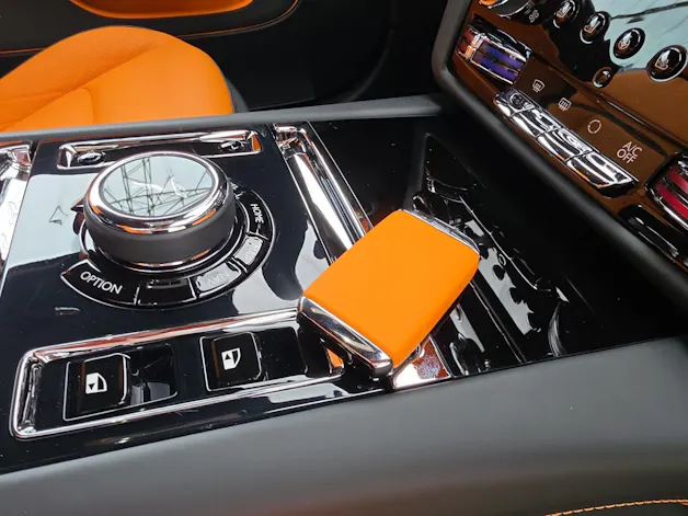 Rolls Royce ROLLS-ROYCE Spectre - Silver Badge