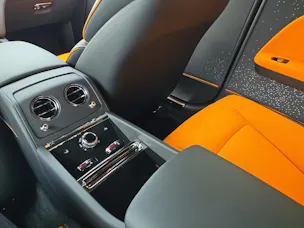 Rolls Royce ROLLS-ROYCE Spectre - Silver Badge