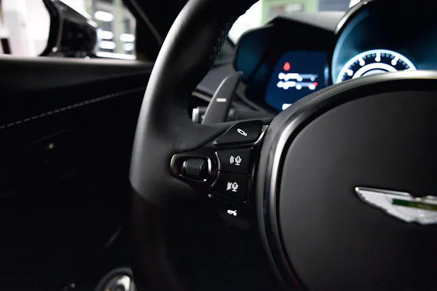 ASTON MARTIN V8 Vantage 4.0 Coupé