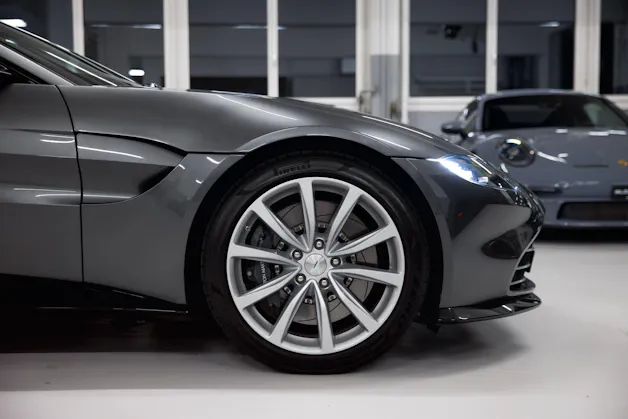 ASTON MARTIN V8 Vantage 4.0 Coupé