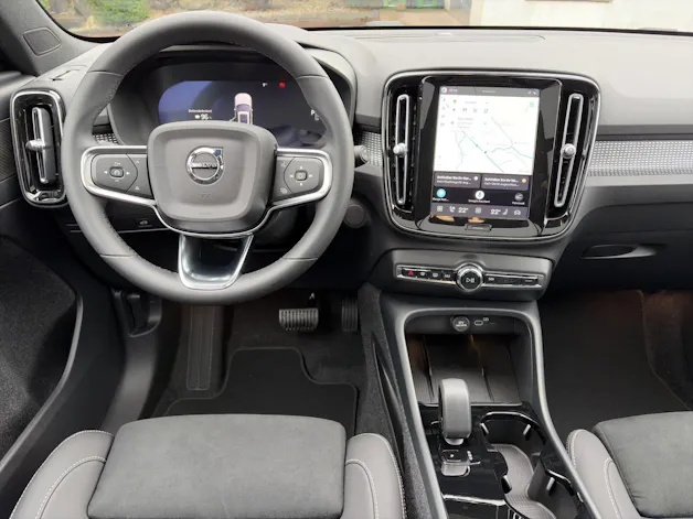 VOLVO EX40 Twin Black Edition AWD