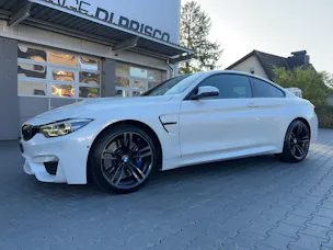 BMW M4 Coupé Competition DKG